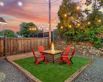 Studio on Main Street - Roseville - Patio