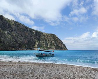 Kelebekler Vadisi Butterfly Valley - Uzunyurt - Playa
