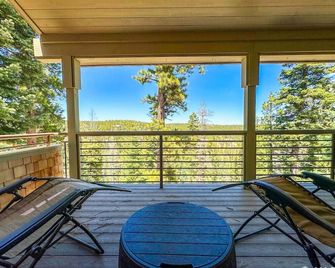 Summit Pines Hideaway - Amazing Mountain Views! - Duck Creek Village - Balcony