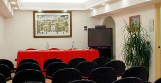 Hotel Tevere Perugia - Ponte San Giovanni - Sala de reuniones