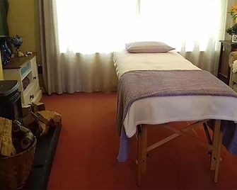 A. B&B - Glastonbury - Glastonbury