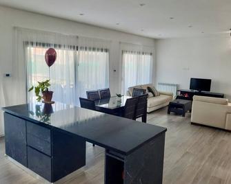 Lovely House Minutes From Nordelta Shopping Center - Dique Luján