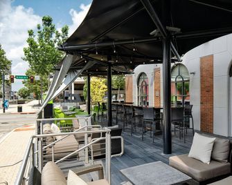 Courtyard by Marriott Springfield Downtown - Springfield - Innenhof