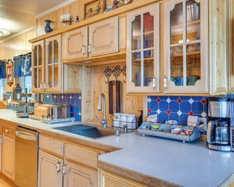 Tacoma Home on Steilacoom Lake with Dock! - Tacoma - Buffet