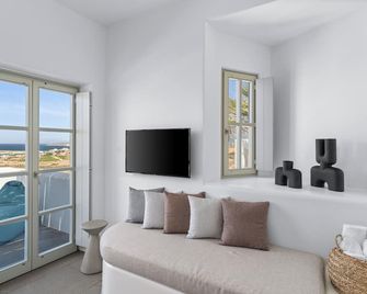 Mr & Mrs White Paros Suites & More - Naousa - Sala de estar