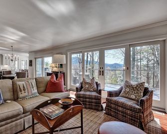 Charming Cashiers Cottage with View of Chimney Rock Adjoining High Hampton - Cashiers - Living room
