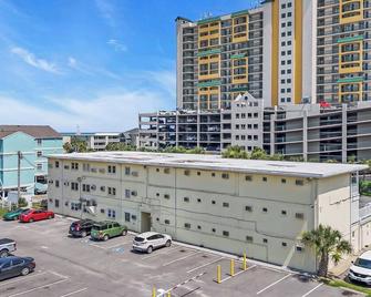 Ocean Blvd Paradise Steps to Beach w Pool and Grill - North Myrtle Beach - Edificio