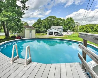 Ocean Inlet Cottage w/ Deck & Grill! - Bath - Pool
