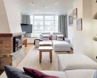 Comets by FeelFree Rentals - Viella - Living room