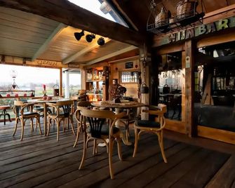 Guesthouse Ensenada - Schoondijke - Bar