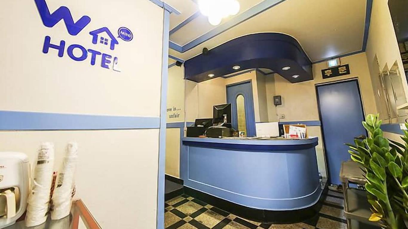 دبليو ميني هوتل - هوستل