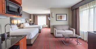 Holiday Inn Express Hotel & Suites Auburn, An IHG Hotel - Auburn - Habitación