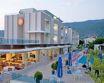 Dogan Beach Resort & Spa Hotel - Özdere - Edificio