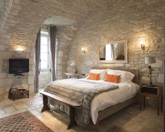 Chateau Des Siecles - Thirteen Bedroom Castle, Sleeps 33 - Mailly-le-Château - Bedroom