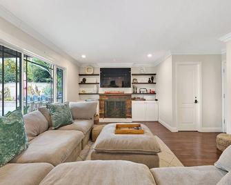 Oc Heated Pool,fire Pit,spa,bbq,disney,beaches - Mission Viejo - Living room