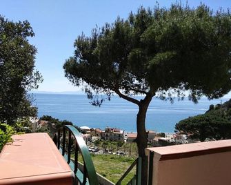 Bougainvillea house on the Amalfi coast - Cetara - Balkon