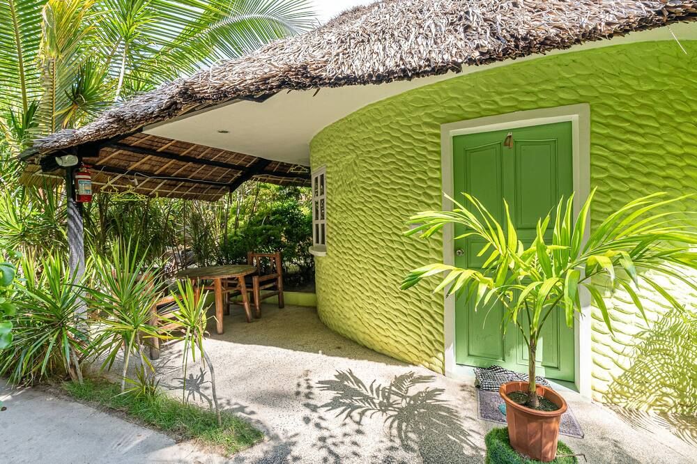 Victory Seaside Home - Bantayan - Innenhof