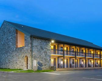 SureStay Studio by Best Western Paradise Lancaster County - Paradise - Gebouw