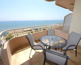 Les Palmiers Beach Hotel - Lárnaca - Balcón