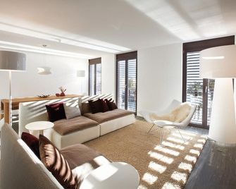Seven Boutique Hotel - Аскона - Вітальня
