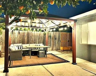 Livermore Firefly Guesthouse - Family Friendly - near Downtown! - Livermore - Patio