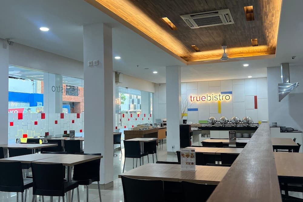 أولترو لايت هوتل ناجويا هيل باتام