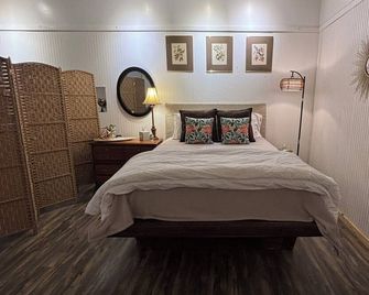 Peaceful, pet-friendly studio in enchanting Travelers Rest - Travelers Rest