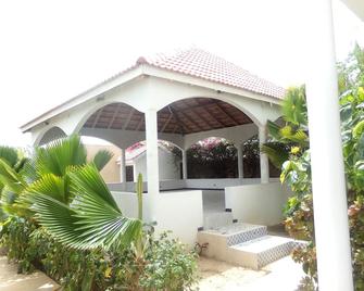 Large Villa in Saly \'La Belle Marguerite\' - Saly - Building
