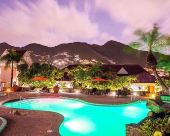 منتجع بورت دو بليزونس، ترايدمارك كوليكشن من ويندام - سيمبسون باي - حوض السباحة