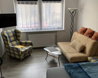 Vacation apartment for 2 + 1 persons in Mirow from 38 Euro - Mirow - Wohnzimmer