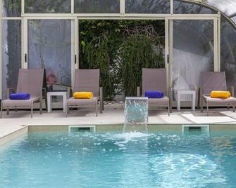 Boutique Hotel Casa do Outeiro - Arts & Crafts - Batalha - Zwembad
