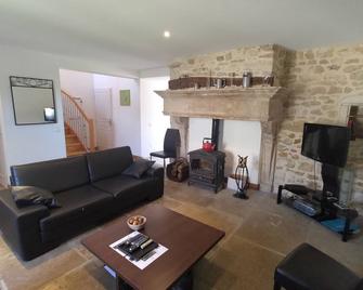 Superbe gîte dans ancien presbytère avec tout confort, proche sites historiques et thermes - FR-1-589-1 - Neufchâteau - Wohnzimmer