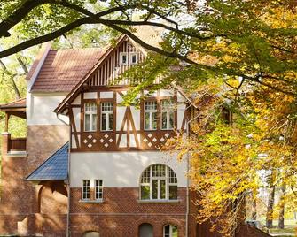 Parkresidenz Lychen, Ferienwohnung 6 - Lychen - Edificio