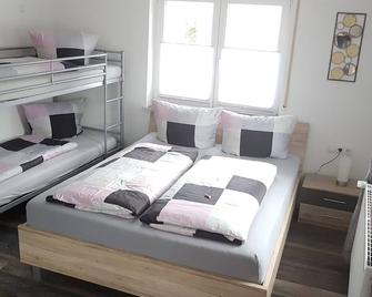 Ferienwohnungen Busch`s Gästehaus - Rust - Schlafzimmer