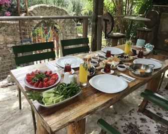 Eski Datça Pansiyon - Datca