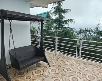 Abhi's Cottage - Ramgarh - Balcón