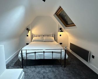 Dippen Hall Signature Apartment - Minutes From Gatwick Airport - Lingfield