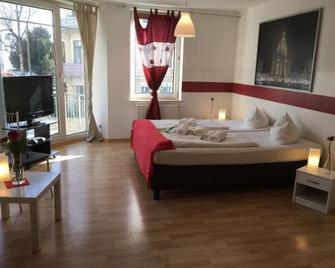 Hotel & Apartments Altstadtperle - Dresden - Schlafzimmer