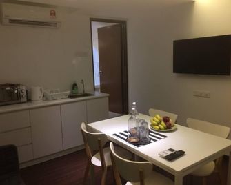 Coffea Garden Cafe & stay - Malakka - Ruokailuhuone