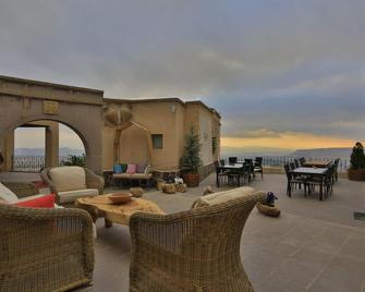 La Casa Cave Hotel - Uchisar - ลาน