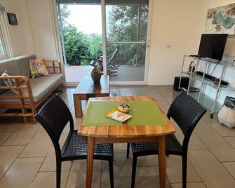 Comfortable, Modern House With Breathtaking Sea View, Close To Pristine Beaches - Los Duarte - Dining room