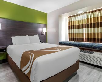Quality Inn & Suites Longview I-20 - Longview - Habitación