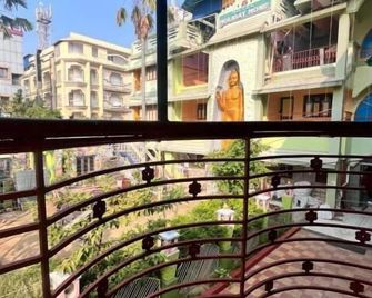 Hotel Holiday Home - Digha - Balkon