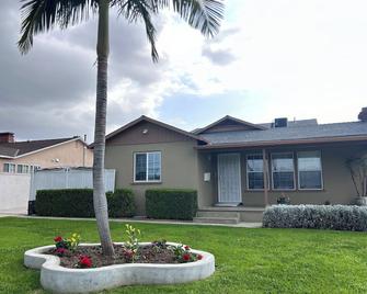 2-bed 1 bath guest unit @stayinwhittier - Whittier - Building