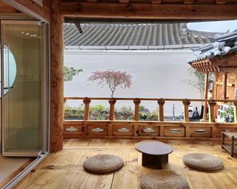 Stay Hanul Jacuzzi Private Pension - Jeonju - Balkon