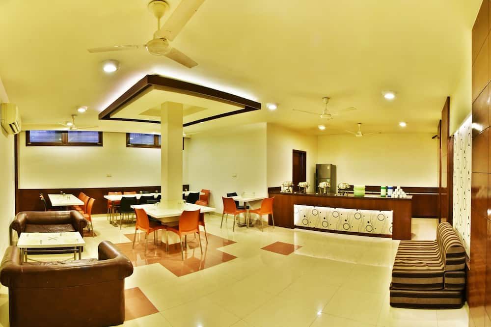 Hotel Sapphire Opposite Golden Temple - אמריצר - מסעדה