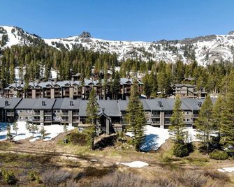 Room with Slopeside Access | Complimentary Wi-Fi - Kirkwood - Edificio