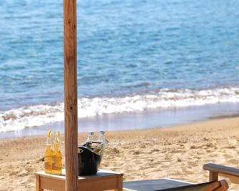 Bonatsa Beach House - Kimolos - Playa