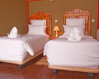 Lion Roars Lodge - Kasane - Bedroom