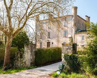 Manoir 4 étoiles à Pech-Luna avec piscine privée et cheminée - Pech-Luna - Edificio